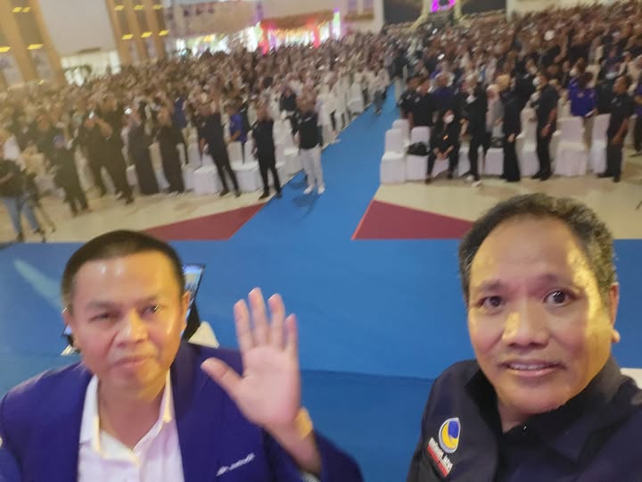 Wakil Ketua I DPRD Provinsi Gorontalo, Ridwan Monoarfa bersama Almarhum Rustam Akili. Foto: Istimewa/Hibata.id