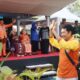 Bupati Bone Bolango, Ismet Mile dan Wakil Bupati Risman Tolingguhu didampingi Ketua TP. PKK Ruwaida Mile dan Wakil Ketua TP. PKK Gamaria Djura menghadiri pembukaan Ajang Talenta tingkat Kabupaten Bone Bolango tahun 2025, di Lapangan Hijau Desa Bilungala, Kecamatan Bonepantai, Jumat (2/5/2025). (F.AKP)/Hibata.id