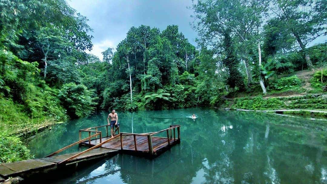 Danau Biru Lombok Tengah, Danau Cantik di Tengah Hutan. FOTO: yourtrip.id/Hibata.id