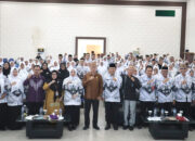 Sekda Iwan Mustapa saat menghadiri dan membuka Konferensi V PGRI Kabupaten Bone Bolango dengan tema "Transformasi PGRI Menuju Indonesia Emas", di BPMP Gorontalo, Kamis (22/5/2025). (F.AKP)