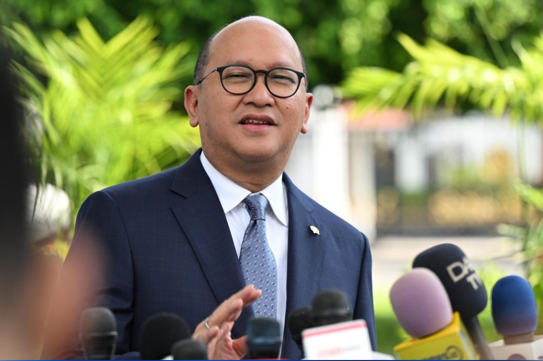 Menteri Investasi dan Hilirisasi Rosan Roeslani memberikan keterangannya di Istana Kepresidenan, Jakarta, pada Rabu, 7 Mei 2025 Foto: BPMI Setpres/Cahyo /Hibata.id