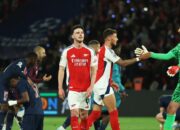 Kekecewaan pemain Arsenal usai dikalahkan PSG pada leg semifinal Liga Champions 2024/2025. (Thomas SAMSON / AFP)