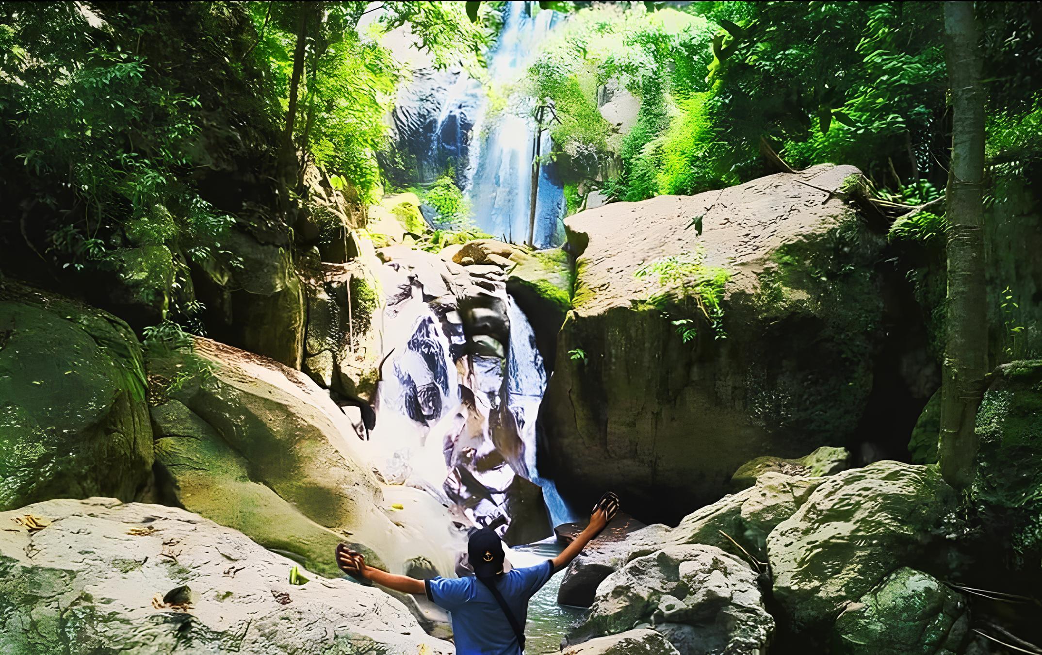Air Terjun Botuwombato di Gorontalo Utara menyimpan keindahan alam yang masih alami dan kisah legenda raja masa lampau/Hibata.id