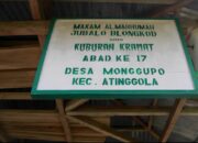 Makam anak raja yang dipercaya warga sebagai makam keramat. Uniknya, makam ini diyakini terus bertambah tinggi dan tak bisa dijelaskan secara ilmiah/Hibata.id