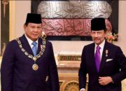 Presiden Prabowo Subianto menerima penganugerahan Bintang Kebesaran Negara Brunei Darussalam "Darjah Kerabat Laila Utama Yang Amat Dihormati" (D.K.L.U) dari Sultan Hassanal Bolkiah. (Foto: Muchlis Jr - Biro Pers Sekretariat Presiden)/Hibata.id