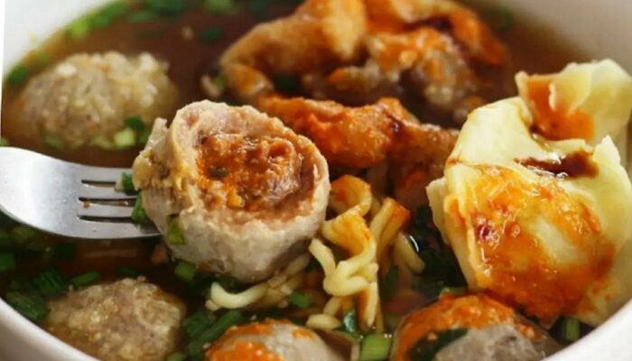 Bakso Ciwang Mang Ono, Kuliner Viral Garut dengan Sensasi Pedas Gurih