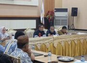 Wakil Wali Kota Gorontalo, Indra Gobel saat mengikuti rapat rapat evaluasi perencanaan dan penganggaran, pada Selasa, 29 Mei 2024. (Foto: Humas Pemkot Gorontalo)