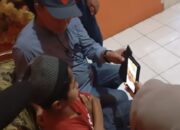Salah satu anak sedang video call dengan Wali Kota Gorontalo, Adhan Dambea. (Foto: Humas Pemkot Gorontalo)