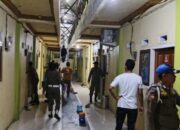 Satuan Polisi Pamong Praja (Satpol PP) Kota Gorontalo saat menggelar operasi penyakit masyarakat (pekat) pada Jumat malam, 16 Mei 2025. (Foto: Humas Pemkot Gorontalo)