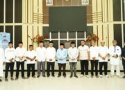Wali Kota Gorontalo, Adhan Dambea, Wakil Wali Kota Indra Gobel saat menghadiri acara silaturahmi bersama jemaah calon haji (JCH) dari kalangan aparatur sipil negara (ASN) yang tergabung dalam Korps Pegawai Republik Indonesia (Korpri). (Foto: Humas Pemkot Gorontalo)
