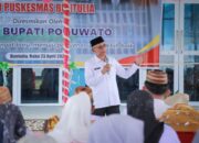 Wakil Bupati Pohuwato, Iwan Adam, saat membuka acara peresmian gedung baru Unit Pelaksana Teknis Daerah (UPTD) Puskesmas Buntulia di Desa Taluduyunu pada Rabu, (23/4/2025). (Dok: Humas Pemda Pohuwato)