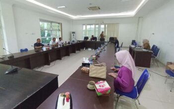 Rapat internal Pansus perkebunan kelapa sawit DPRD Provinsi Gorontalo. Foto Oyie