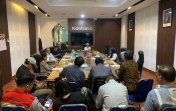 Koperasi Tindaho Bone Bolango secara resmi menyampaikan aspirasi kepada Komisi I DPRD Provinsi Gorontalo, Senin (5/5/2025). Foto: Hibata.id
