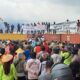 Warga dari Kecamatan Bumi Raya dan Kecamatan Wita Ponda saat melakukan aksi protes terhadap rencana pembangunan crossing jalur pipa air baku di Sungai Karaopa, Kabupaten Morowali, Sulawesi Tengah, pada Senin (5/5/2025). (Foto: Walhi Sulteng)