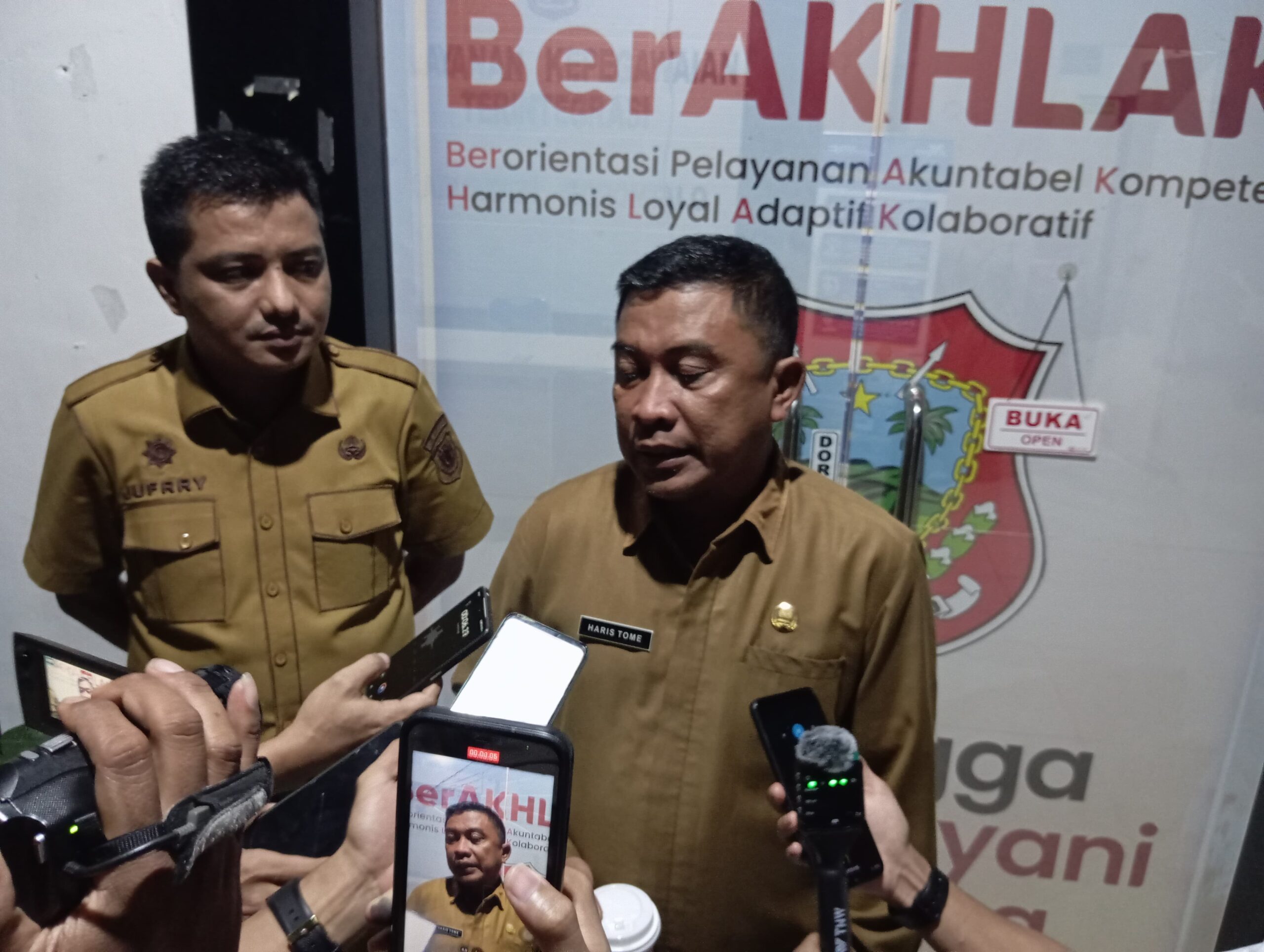 Asisten III Pemerintah Kabupaten Gorontalo, Haris Suparto Tome, menegaskan bahwa penunjukan Pelaksana Harian (Plh) Direktur RSUD telah dilakukan