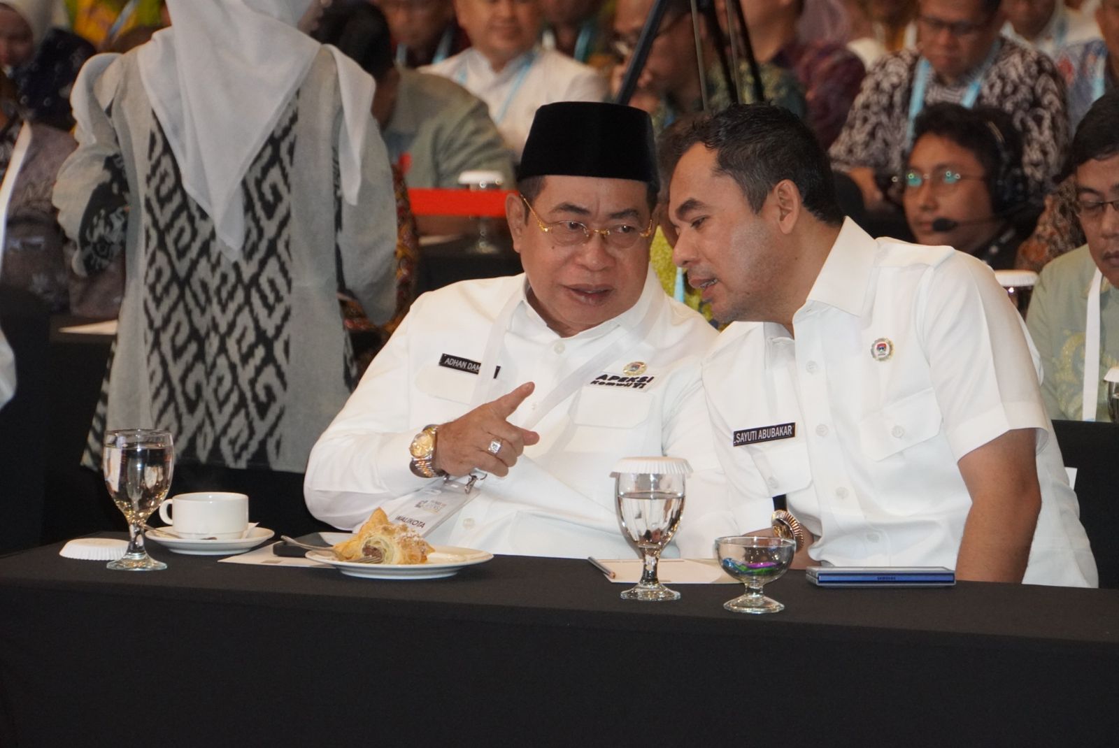 Wali Kota Gorontalo, Adhan Dambea saat menghadiri Musyawarah Nasional Asosiasi Pemerintah Kota Seluruh Indonesia (APEKSI) ke-VII di Surabaya pada Kamis (9/5/2025). (Foto: Humas Pemkot Gorontalo)