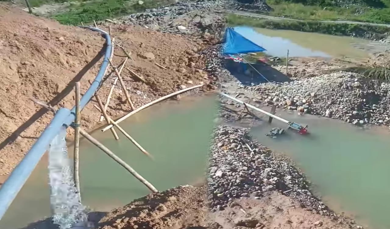 Pipa transmisi air bersih yang kembali mengalami kerusakan. (Foto: Dok. Hibata.id)