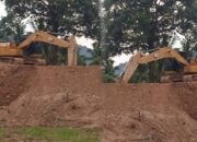 Alat berat pertambangan emas tanpa izin (PETI) di Desa Pepaya, Kecamatan Dengilo, Pohuwato. (Foto: Dok. Hibata.id)