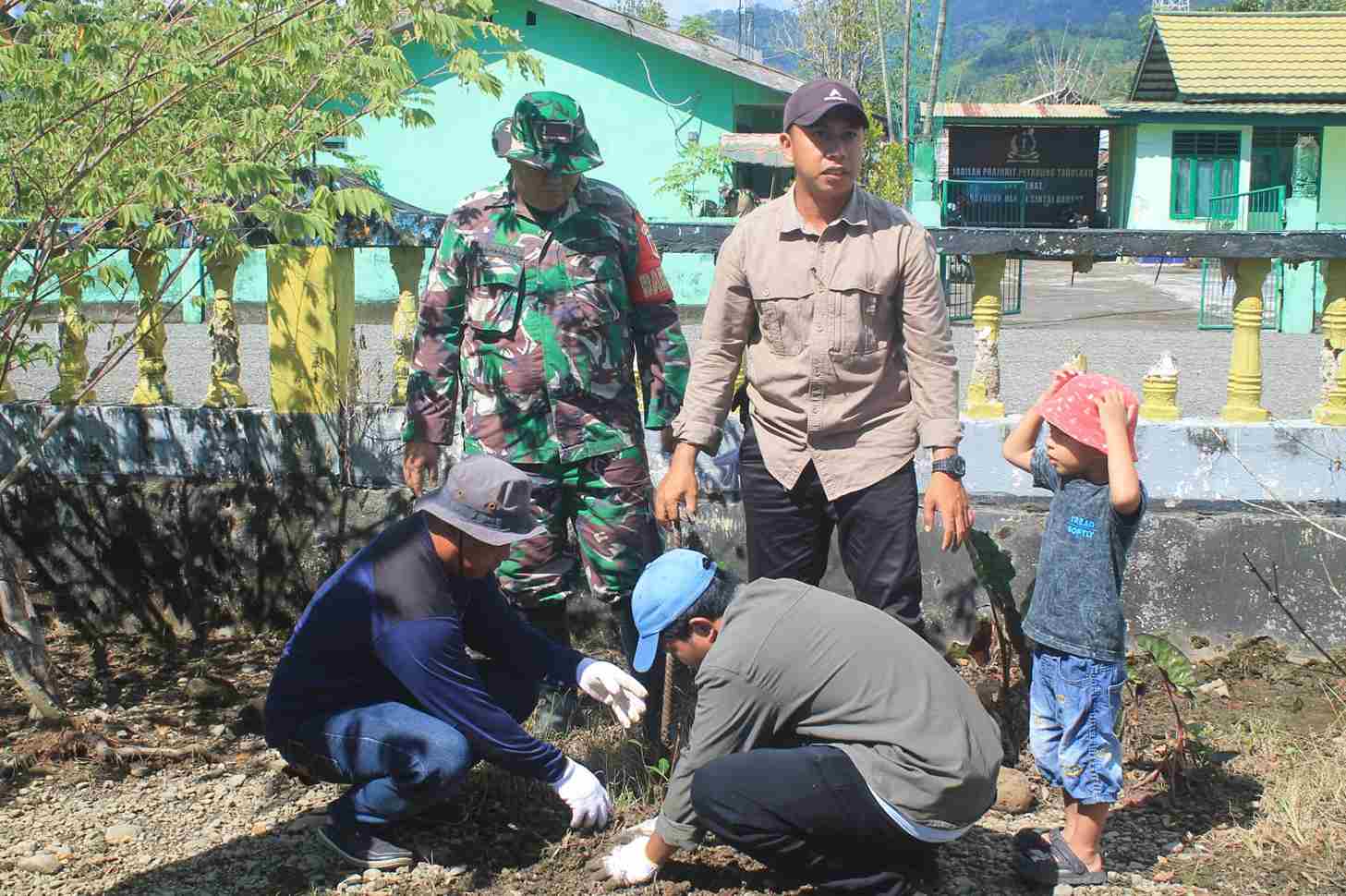 Green Earth saat menggelar kegiatan penanaman pohon. (Foto: Green Earth)