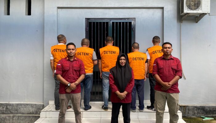 Imigrasi Gorontalo Deportasi Lima WNA Tiongkok yang Terlibat Tambang Ilegal Pohuwato