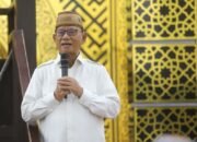 Bupati Ismet Mile saat menghadiri dan memberikan sambutan pada kegiatan Doa Akhir dan Awal Tahun Baru Islam 1 Muharram 1447 Hijriyah, di Masjid Agung Al-Marhamah Suwawa, Kamis (26/5/2026). (F.Yudi)/Hibata.id
