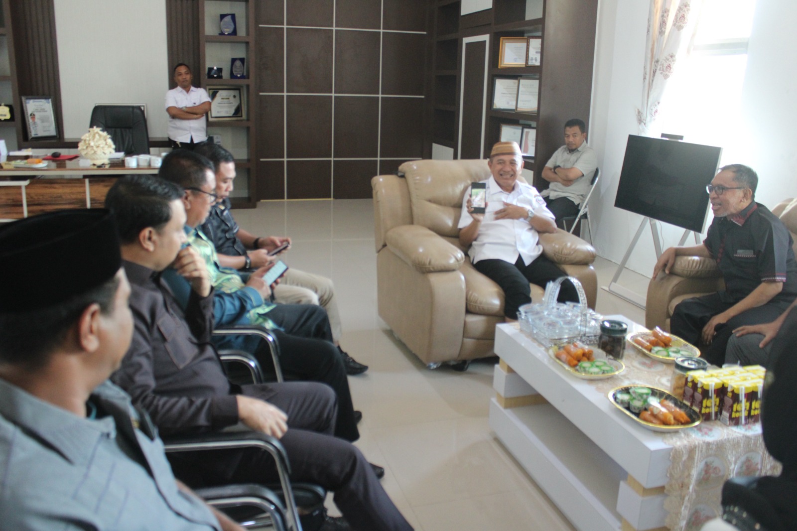 Kunjungan kerja Komisi IV DPRD Provinsi Gorontalo ke Kantor Bupati Pohuwato, Rabu (04/06/25) Dok: Humas/Hibata.id