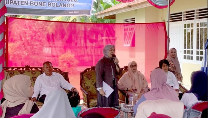 Turun Reses, Lolly Yunus Serap Aspirasi dan Bantu Al-Qur’an untuk Anak-anak