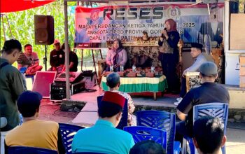Anggota DPRD Gorontalo dari Daerah Pemilihan II Kabupaten Bone Bolango, Femmy Udoki saat menggelar Reses di Desa Pelita Hijau/Hibata.id