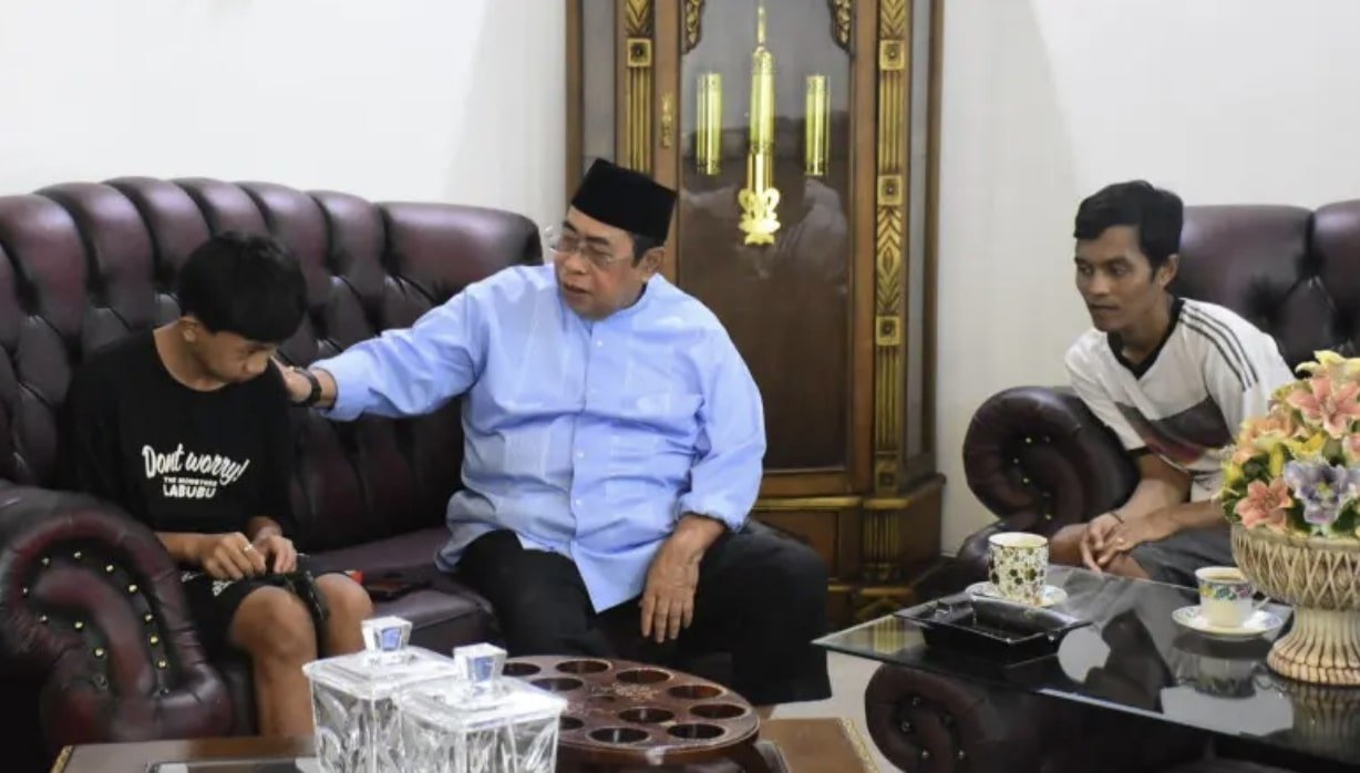 Wali Kota Gorontalo, Adhan Dambea saat bertemua dengan Anak Eks Badut Jalanan. (Foto: Humas Pemkot Gorontalo)