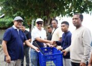 Wakil Wali Kota Gorontalo, Indra Gobel saat ikut aksi bersih-bersih pantai di Pantai Blue Merlin, Kamis (5/6/2025). (Foto: Humas Pemkot Gorontalo)