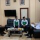 Bupati Ismet Mile saat menerima kunjungan Ketua Baznas Bone Bolango Faisal Hasim Pakaya bersama Komisioner Baznas lainnya yang melaporkan terkait dengan keberhasilan Baznas Bone Bolango meraih predikat WTP dalam pengelolaan keuangan lembaga pengelola ZIS, di ruang kerja Bupati, Rabu (25/6/2025). (F.dok.Baznas)