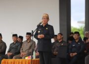 Bupati Bone Bolango, Ismet Mile saat memberikan sambutan dalam upacara. (Foto: Humas Pemda Bone Bolango)
