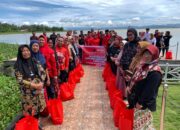 DPD PDI Perjuangan Provinsi Gorontalo memperingati Bulan Bung Karno dengan menggelar anjangsana dan kegiatan sosial di Cagar Budaya Pendaratan Soekarno. Foto: Hibata