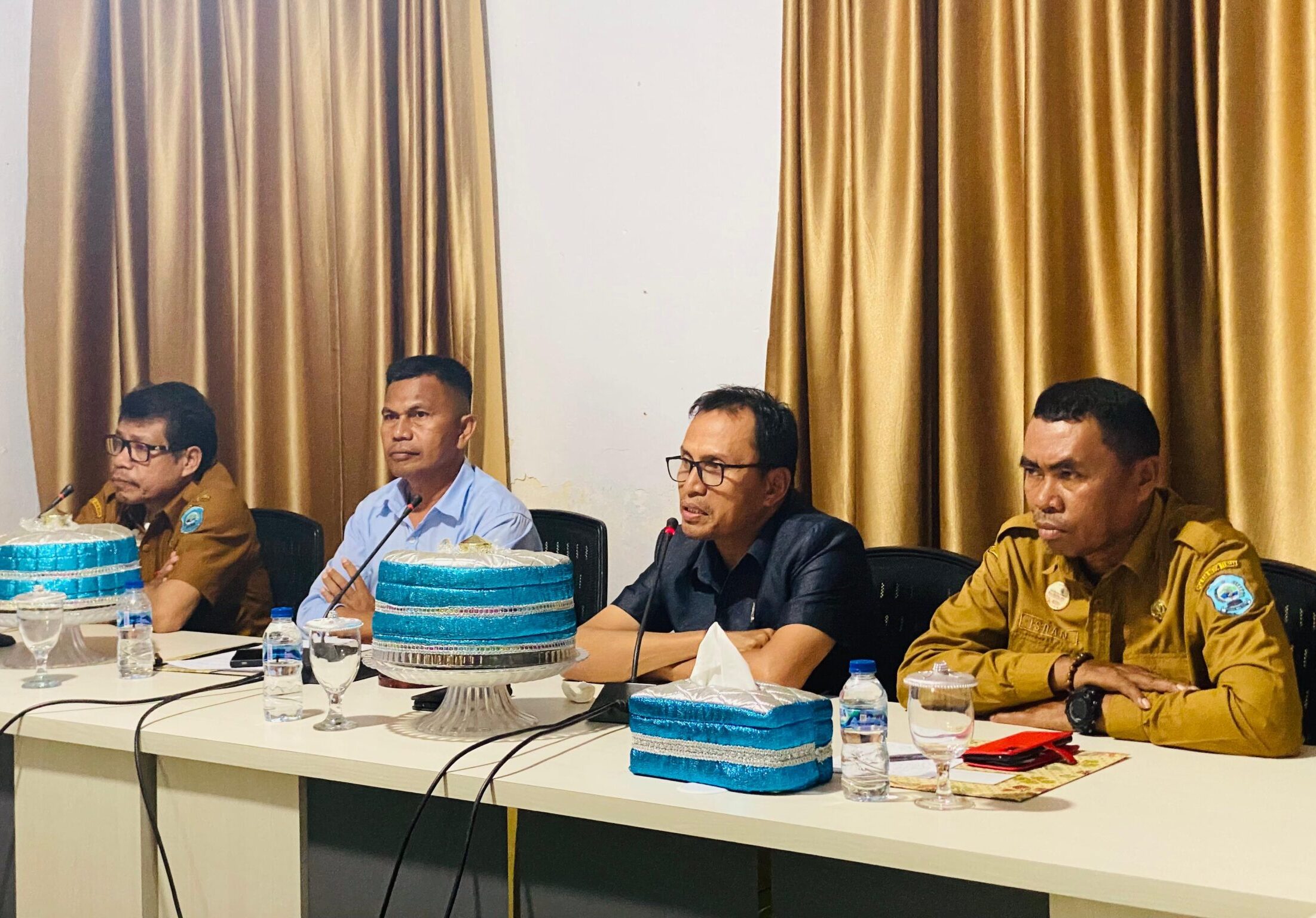 RDP DPRD Kabupaten Buton Tengah (Buteng) mendesak pemerintah daerah segera meregistrasi Peraturan Daerah (Perda) tentang Bantuan Hukum Senin (16/6/2025). Foto: Arwin/Hibata.id