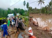 Kolase foto banjir bandang melanda Desa Tuweya dan Desa Bohusami di Kecamatan Wanggarasi, Kabupaten Pohuwato/Hibata.id