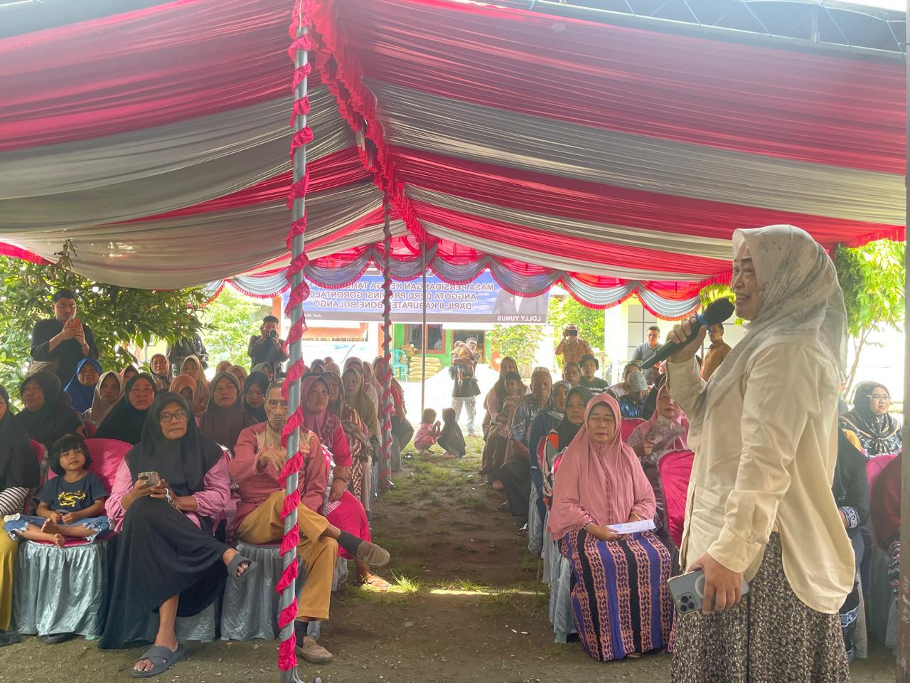 Anggota DPRD Provinsi Gorontalo, Lolly Yunus, menegaskan komitmennya untuk terus mengawal penyaluran bantuan bagi pelaku Usaha Mikro, Kecil, dan Menengah (UMKM)/Hibata.id