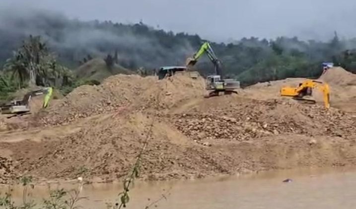 Aktivitas tambang emas tanpa izin (PETI) di Desa Popaya, Kecamatan Dengilo, Kabupaten Pohuwato, Provinsi Gorontalo. (Foto: Dok. Hibata.id)