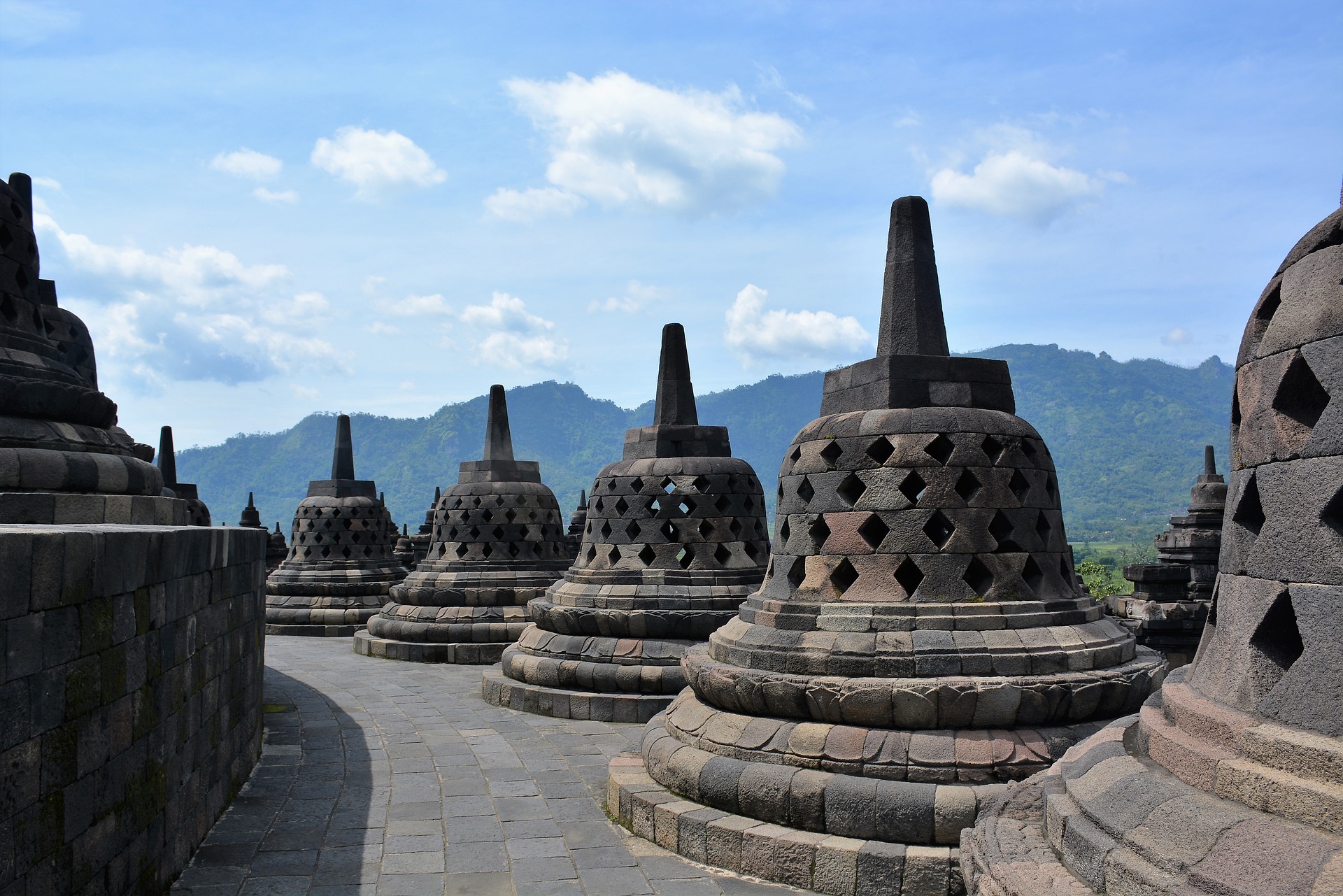 Candi Borobudur. Foto: Pixabay/Hibata.id