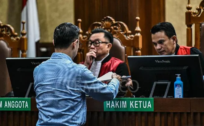 Sidang dengan agenda pembacaan duplik atau tanggapan atas replik jaksa penuntut umum di Pengadilan Tipikor, Jakarta, 14 Juli 2025. Foto:Tempo/Tony Hartawan/Hibata.id