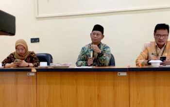 Kepala Kantor Wilayah (Kakanwil) Kementerian Agama Gorontalo Kaswad Sartono saat memberikan arakan di hadapan media Gorontalo soal Asta Protas/Hibata.id