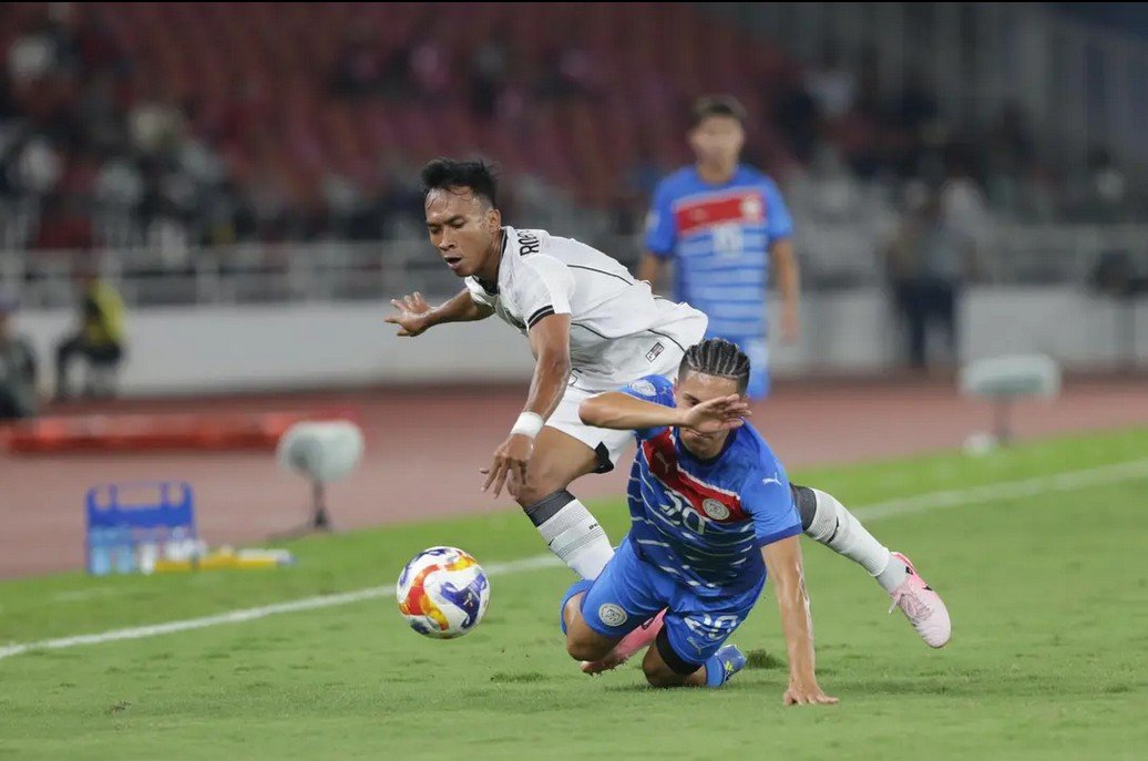 Timnas Indonesia U-23 saat melawan Filipina pada lanjutan Grup A Piala AFF U-23 2025 di Stadion Utama Gelora Bung Karno, Jakarta, Jumat (18/7/2025) Foto: Liputan6/Hibata.id