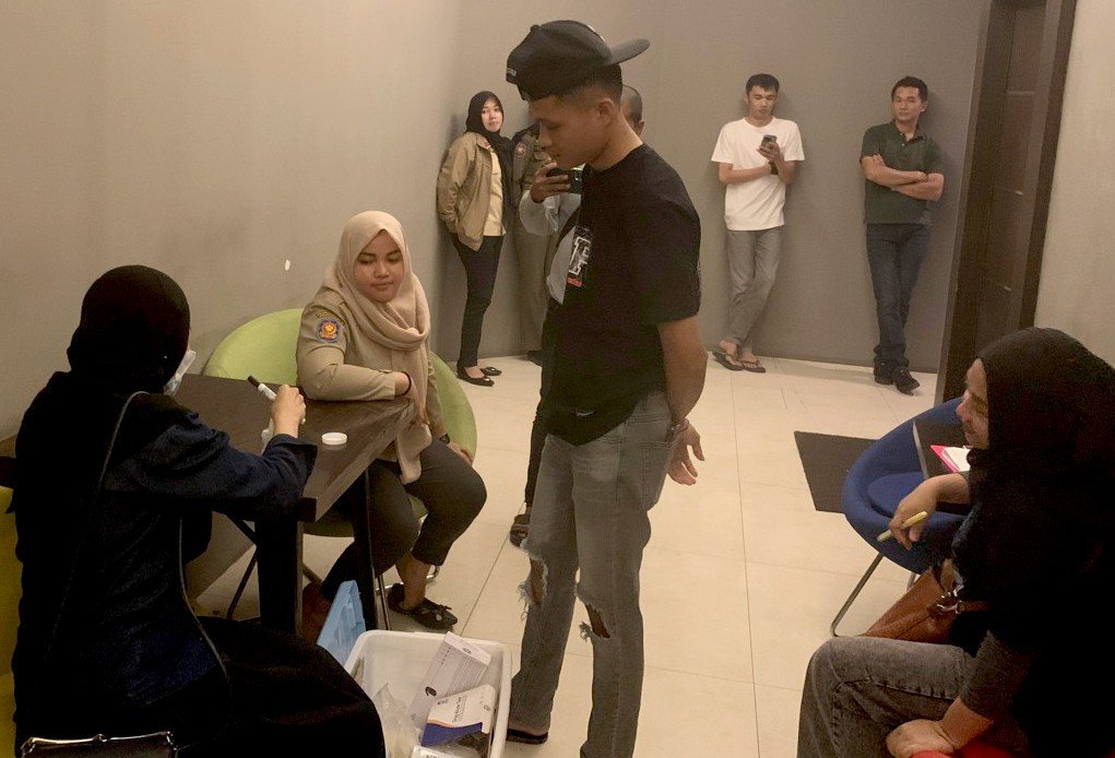 Satuan Polisi Pamong Praja (Satpol PP) Kota Gorontalo bersama Badan Narkotika Nasional (BNN). Foto: Randa/Hibata.id