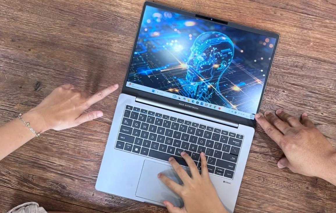 ASUS ExpertBook P3, Laptop Hybrid Tangguh. Foto: asus.com/Hibata.id