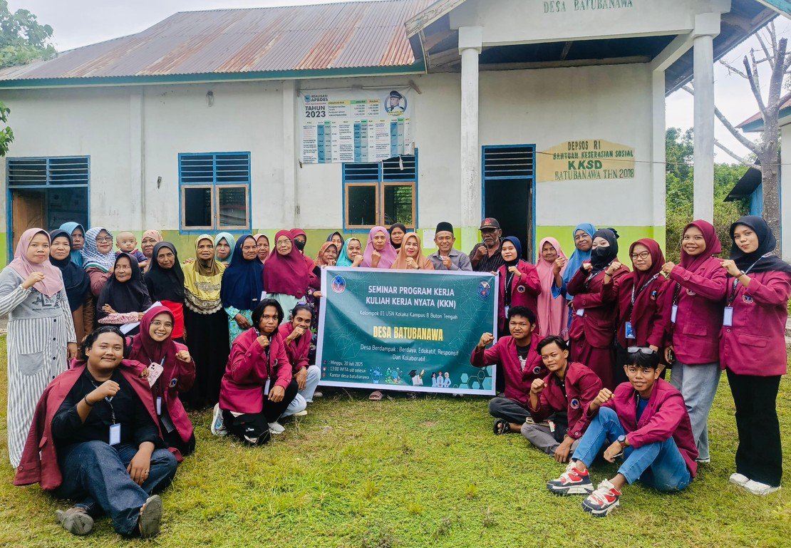 Mahasiswa KKN USN Kolaka memaparkan sembilan program pengabdian masyarakat di Desa Batubanawa, Buton Tengah. Foto: Arwin/Hibata.id