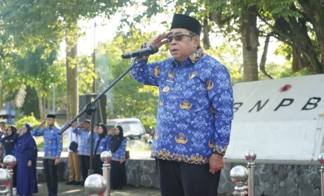 Wali Kota Gorontalo, Adhan Dambea saat memimpin apel Korps Pegawai Republik Indonesia (Korpri), Kamis, 17 Juli 2025. (Foto: Humas Pemkot Gorontalo)