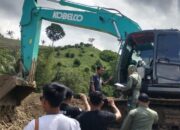 Satu unit alat berat yang ditemukan di kawasan hutan pertambangan emas tanpa izin (PETI) kawasan hutan Balayo. (Foto: Dok. Istw Hibata.id)