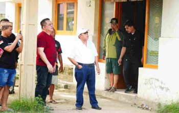 Wali Kota Gorontalo Adhan Dambea saat mendatangi Kantor Satuan Polisi Pamong Praja (Satpol PP) Kota Gorontalo. (Foto: Humas Pemkot Gorontalo)