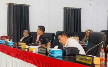 Rapat kerja DPRD Buteng bersama PDAM yang digelar di Gedung DPRD Buteng Selasa (8/7/2025). Foto: Hibata.id