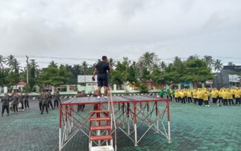Korem 133 Nani Wartabone di Gorontalo kembali menggelar senam sehat rutin bulanan yang melibatkan prajurit dan ibu-ibu Persit sebagai upaya membudayakan gaya hidup sehat dan memperkuat kebersamaan/Hibata.id