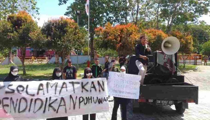 HMI Geruduk Dinas Pendidikan Pohuwato: Kadis Dinilai Tak Becus, Sekolah Nyaris Roboh